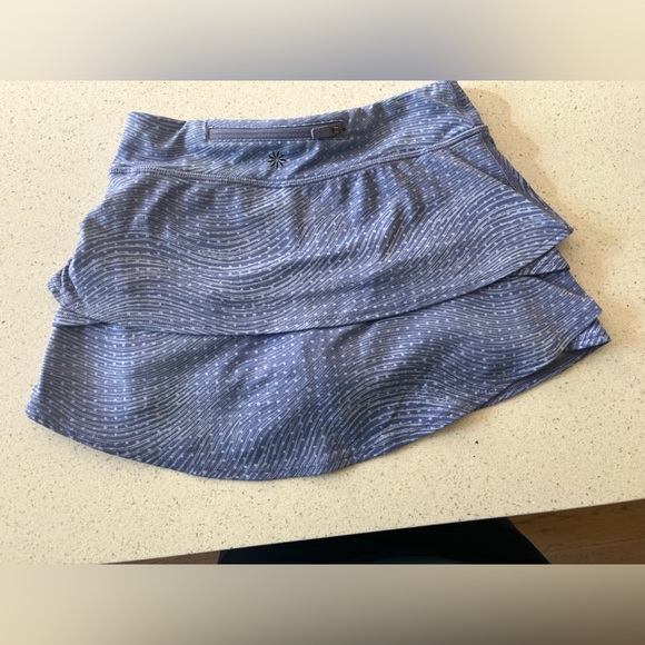 Athleta Girl Swing Skort, size small. Like new condition, only worn a few times - Picture 4 of 4